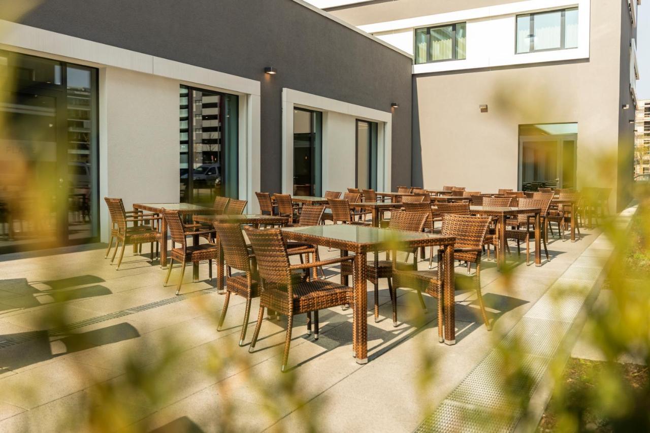 Novotel Airport 4*